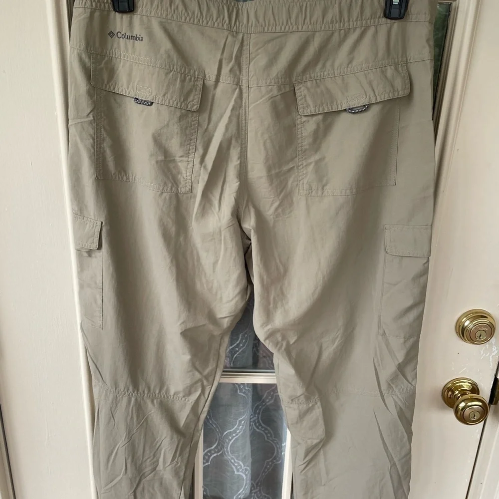Columbia Cargo Pants Men’s 40x32 Omni-Shield Beige Hiking Utility